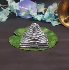 Yantras and rudraksha